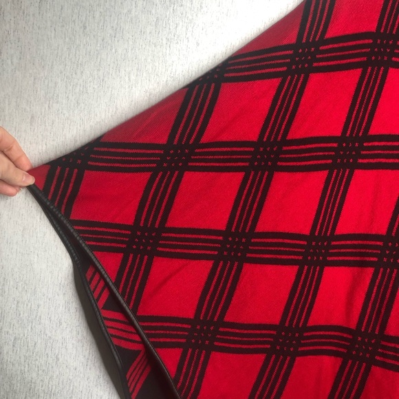 Talbots Leather Tab Country Plaid Ruana Wrap Faux Leather Trim Sz M/L Red Black - Picture 7 of 14